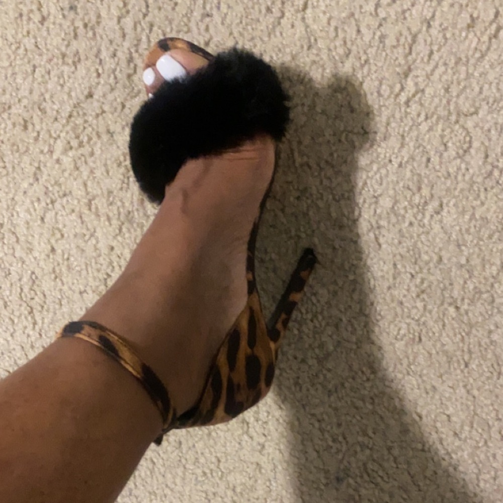 Heels - Picture 3 of 4